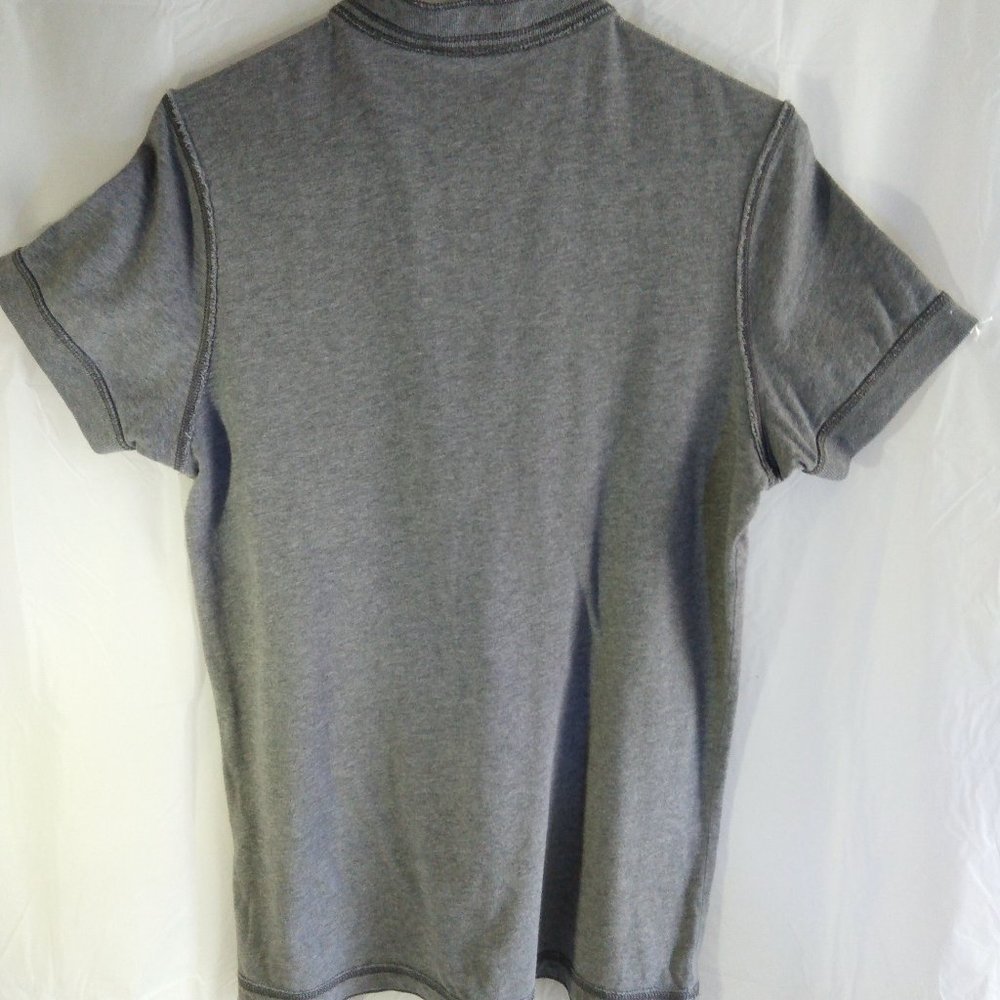 Buttoned Henley Hollister Grey Shirt Size Medium - Picture 2 of 6